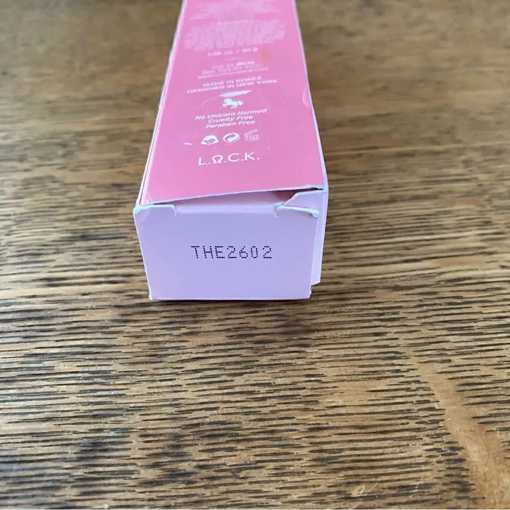 Unicorn Glow Hydrating Foundation Shade: Nutmeg. New in Box (NIB)!